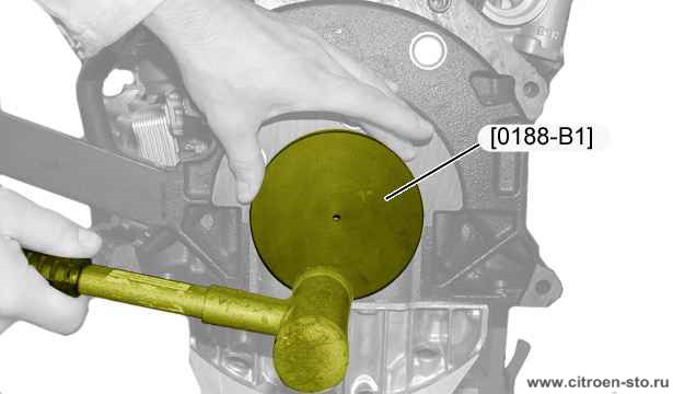 Снятие-установка : Сальники двигателя 3.3. Сальник коленчатого вала(Со стороны маховика)